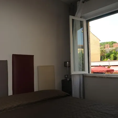 Ariston Tower Bed & Breakfast 2*